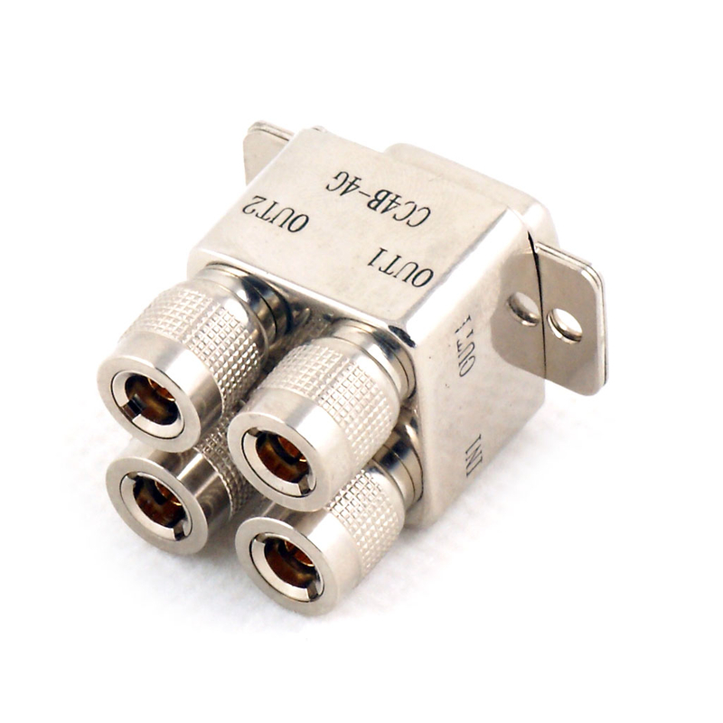 1,0 / 2.3 Connettore RF maschio 4 Set di porte